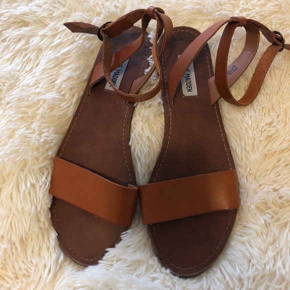 steve madden donddi flat sandals